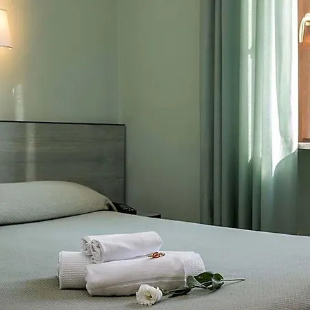 Rosa Hotell