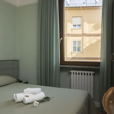 ホテル ローザ 3*